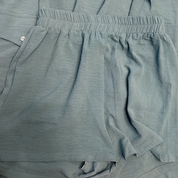 Fashion Nova button down & short set size XS - Picture 2 of 3